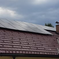 Montaža sončne elektrarne na strehi hiše